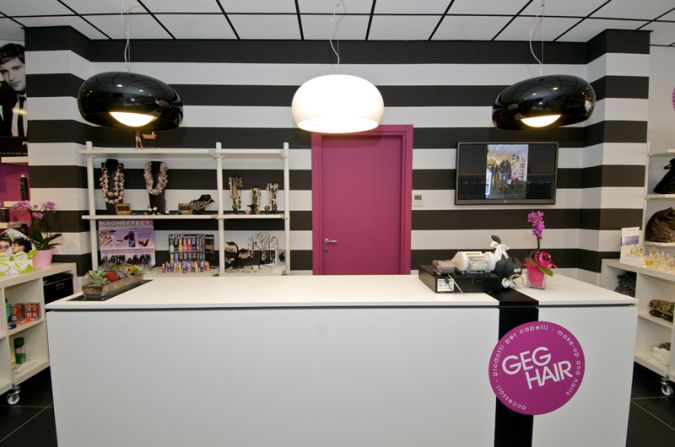 arredamento negozi borgosesia geg hair beauty accessories (10)